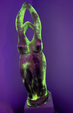 Load image into Gallery viewer, LOVE. No‘ WAR! _ „MISSION! “